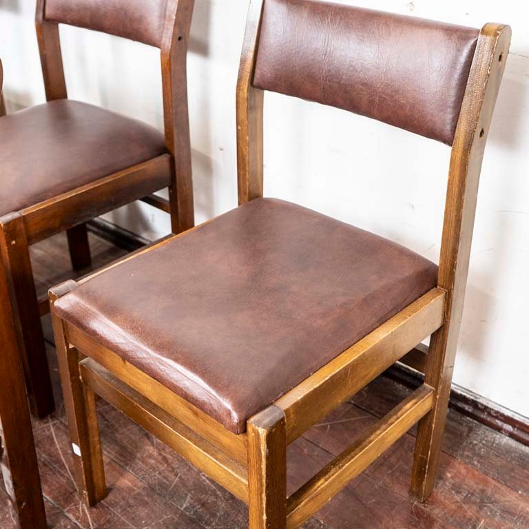 Sillas de madera tapizadas en cuerina para decoración - imagen 3