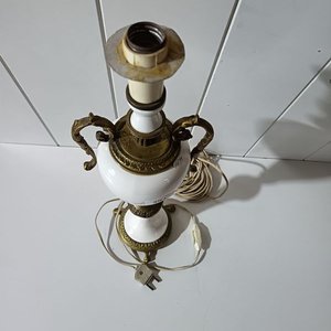 Lámpara de Mesa Antigua de Porcelana Blanca y Bronce - imagen 7
