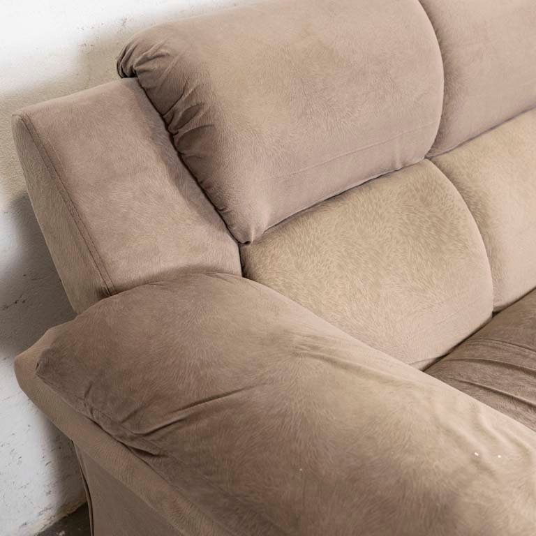 Sofá de tres cuerpos tapizado gris para venta - imagen 3