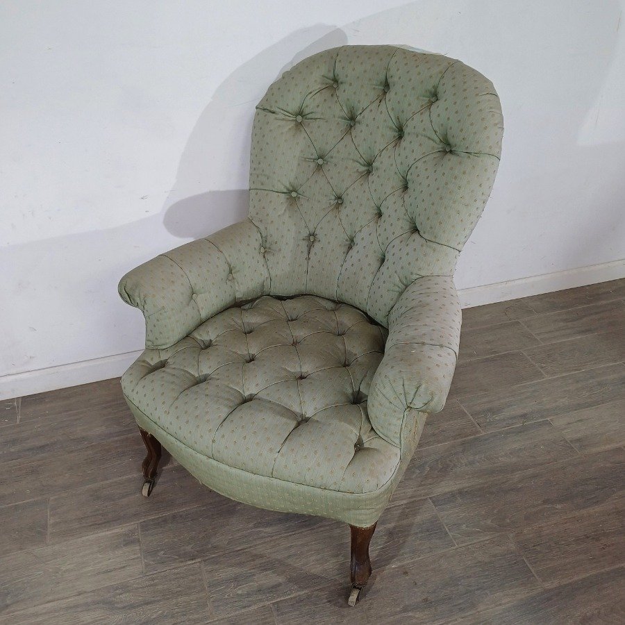 Sillón cixtoriano tapizado en tela capitoneada - imagen 3