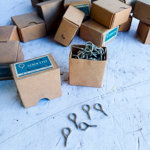 Lote siguiente: 24 Cajas de Pitones Cerrados N° 3 para Tornillo