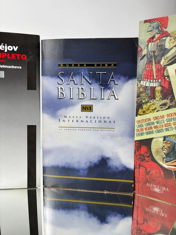 Colección de libros clásicos y religiosos en español - imagen 5