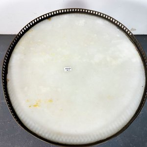 Mesa de Centro Inglesa en Cedro con Tablero de Mármol y Barandilla de Bronce - imagen 2