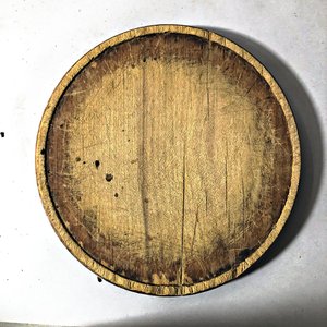 Lote de 12 Piezas: Tablas de Madera, Mortero, Canasto de Mimbre y Platos Decorativos - imagen 4