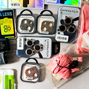 Lote de 30 Accesorios para Celulares: Protectores de Pantalla, Cargadores y Auriculares - imagen 3