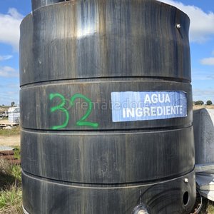Lote siguiente: Tanque de Agua Grande Negro para Uso Industrial o Agrícola