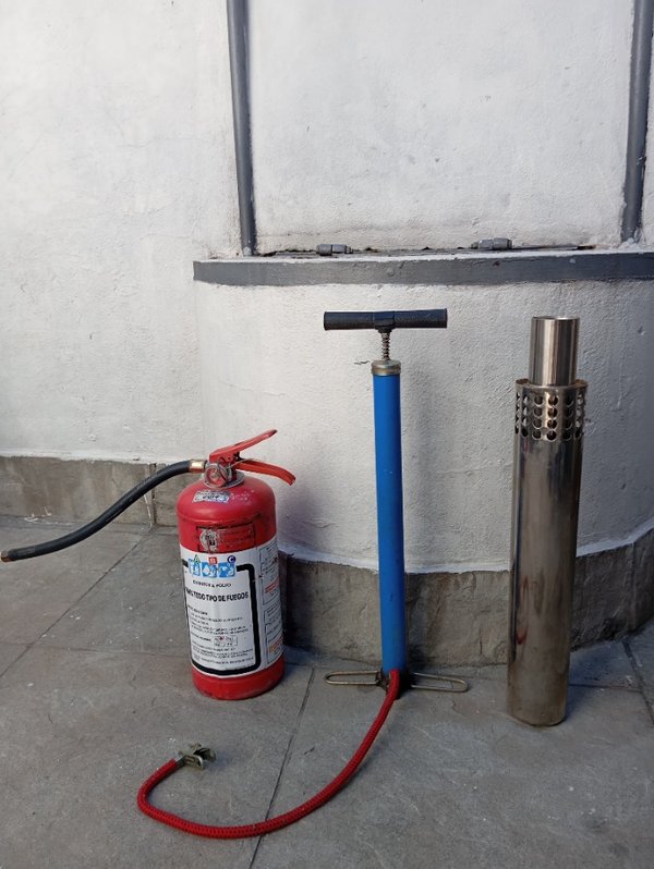 Extintor de incendios y accesorios - imagen 2