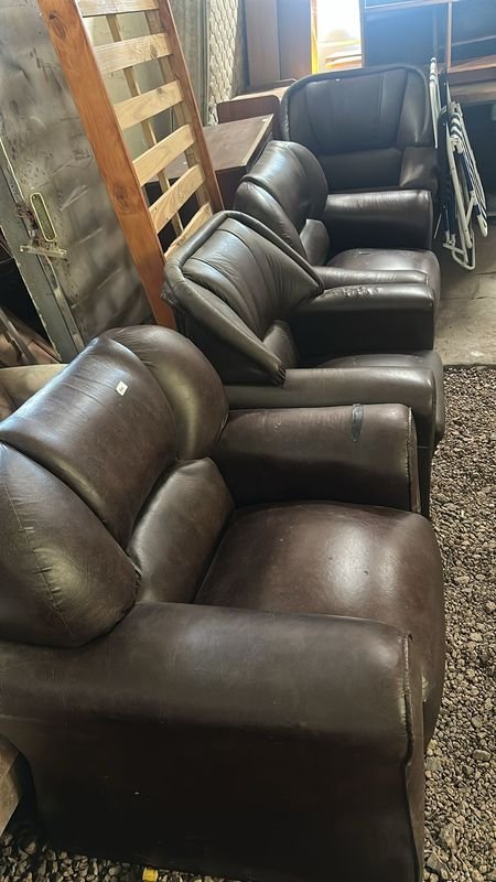 Lote anterior: Sillones individuales de cuero marrón