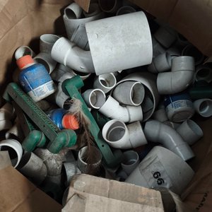 Lote de Conexiones Sanitarias y Accesorios de PVC - imagen 2