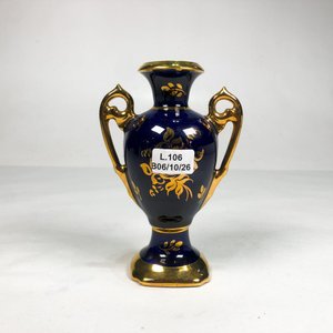 Lote anterior: Florero Limoges de Porcelana Azul Cobalto con Detalles Dorados y Escena Pintada