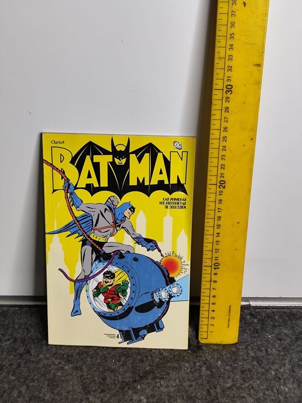 Libro "Las Primeras 100 Historietas de Batman" - Edición Colección ClarinX