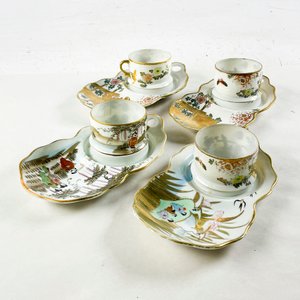 Lote anterior: Juego de 4 Tazas Orientales con Platillos Decorados