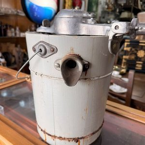 Antigua Máquina de Helados a Manivela "KitchenAid" con Tacho de Madera - imagen 3