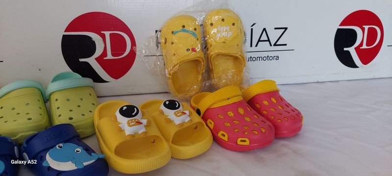Calzado infantil en venta - Colección de zapatos para niños - imagen 4