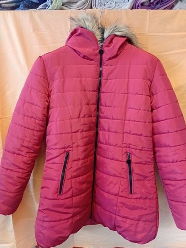 Camperón con Capucha marca AI ER YING según grifa talle XXXL