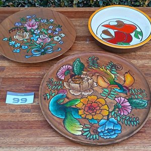 Dos Platos Decorativos de Madera Tallados y Pintados a Mano con Cuenco de Cerámica - imagen 2