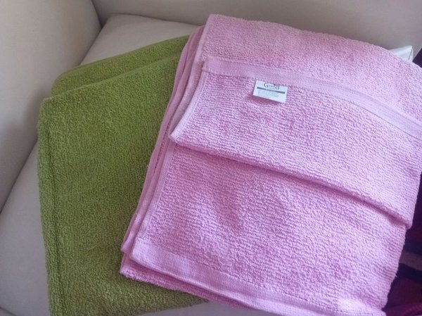 Set de 2 Toallas de Baño Grandes - Rosa y Verde