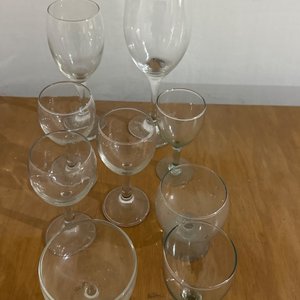 Lote siguiente: Juego de Copas de Cristal Variadas