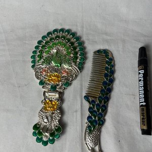 Set de Tocador Antiguo: Espejo y Peine con Diseño de Pavo Real - imagen 3