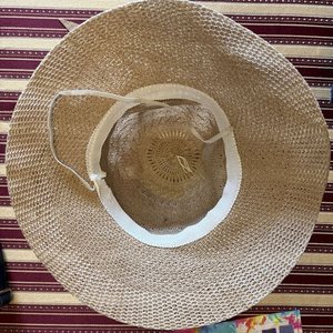 Lote de Bolsos y Sombrero de Ala Ancha Artesanal - imagen 6