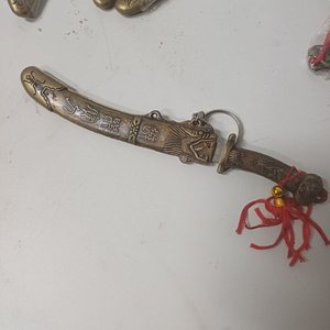 Lote de 24 Espadines Chinos Decorativos con Llavero - imagen 2
