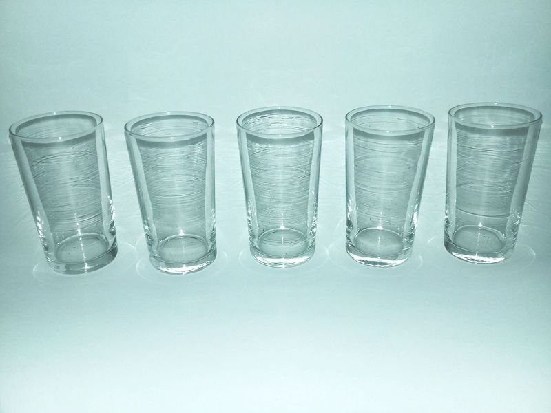 Lote siguiente: Juego de vasos de cocina lisos de vidrio transparente