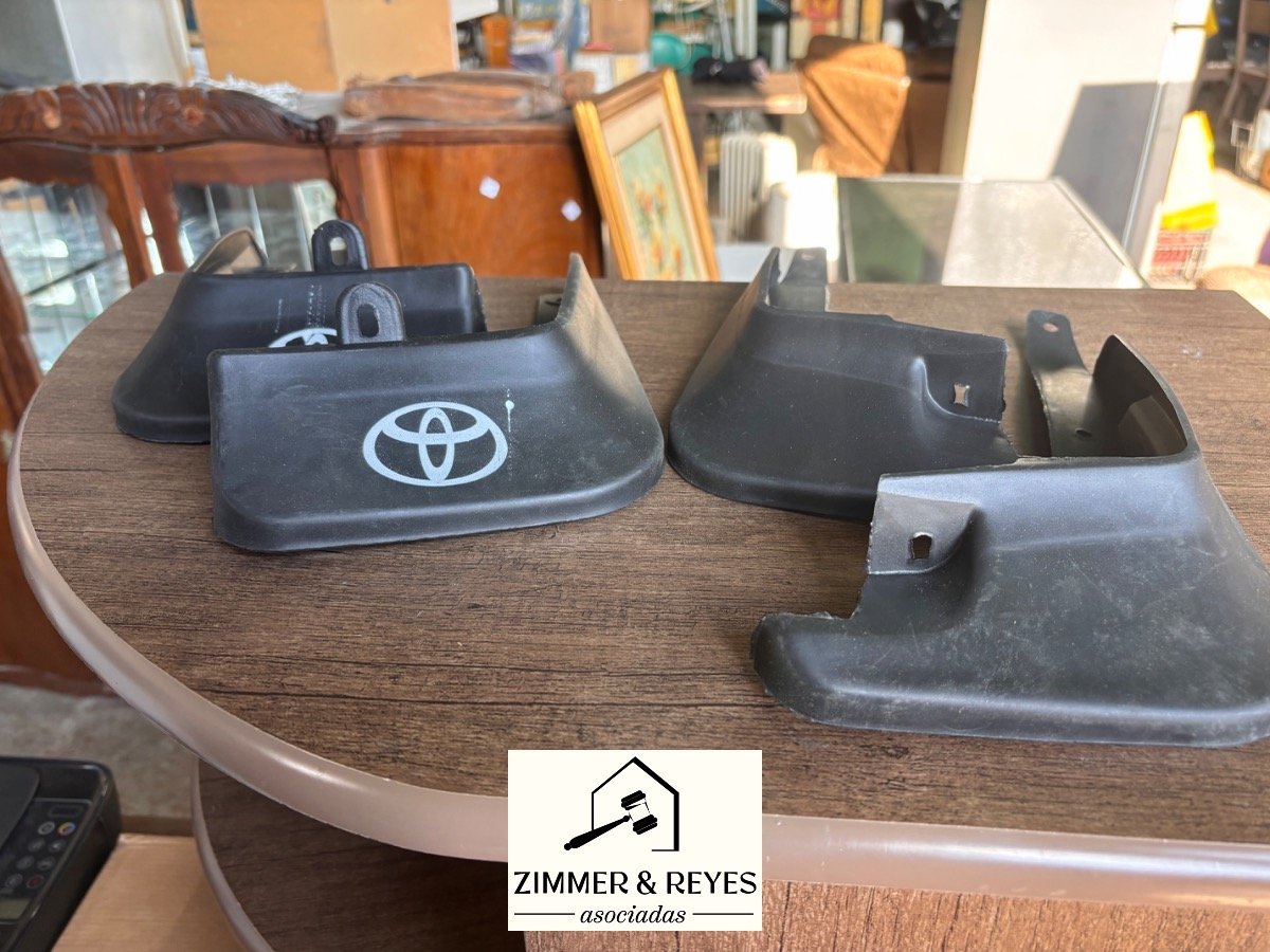 Juego de Guardabarros Toyota Originales