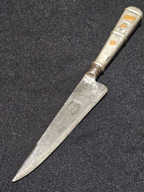 Cuchillo Antiguo "Acero Inglés" con Cabo de Plata y Oro