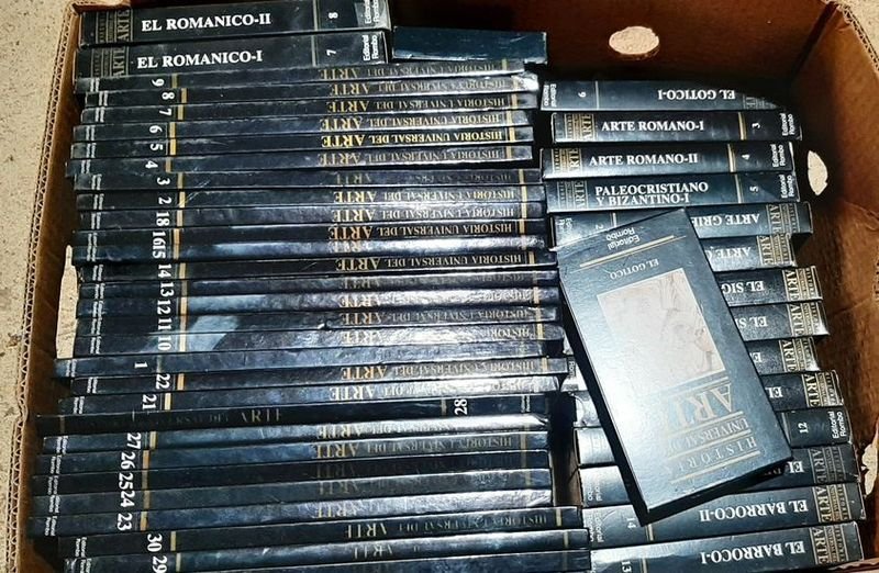 Colección de libros y VHS en buen estado