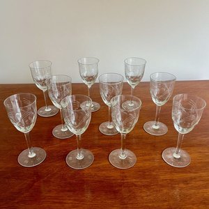 10 Copas de Vino o Agua Antiguas Talladas con Diseño Geométrico - imagen 2