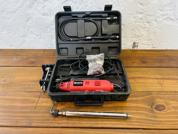 Lote #008 – Torno eléctrico de mano – Straus