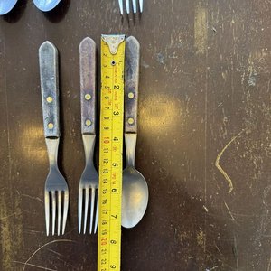 Lote de Cubiertos: Tenedores, Cuchillos y Cucharas Variados - imagen 2