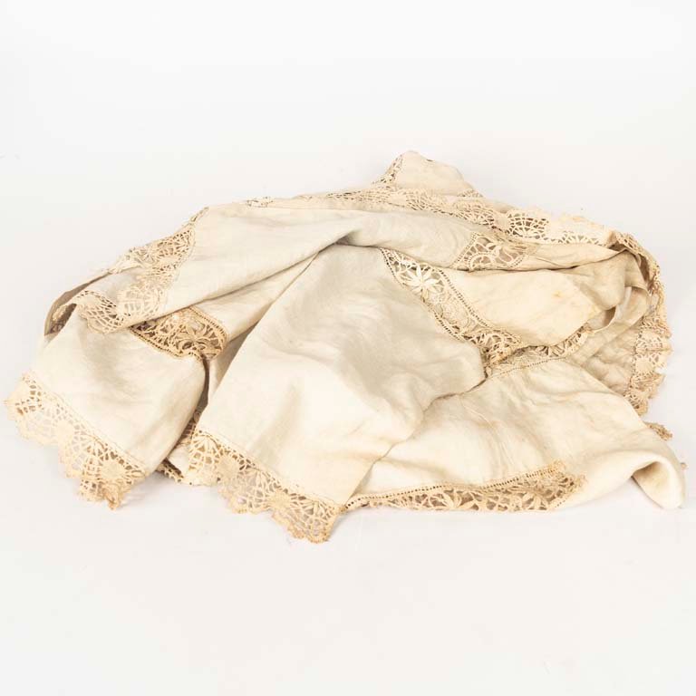 Mantel Antiguo Bordado y Calado Beige 200x210 cm