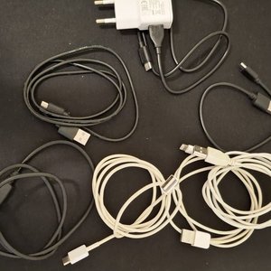 Lote de Cargadores, Adaptadores y Cables de Alimentación Varios - imagen 4