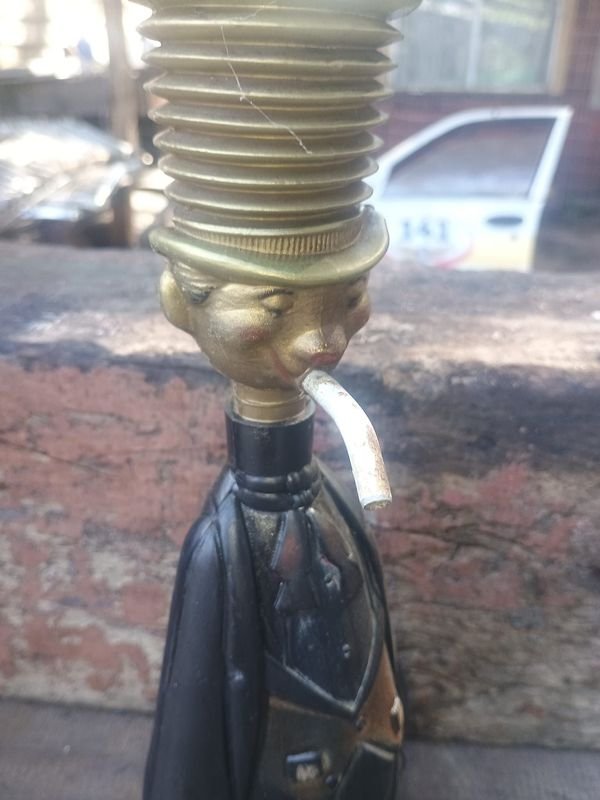 Dispensador Antiguo de Bebidas Estilo "Caballero" Años 50 - imagen 1