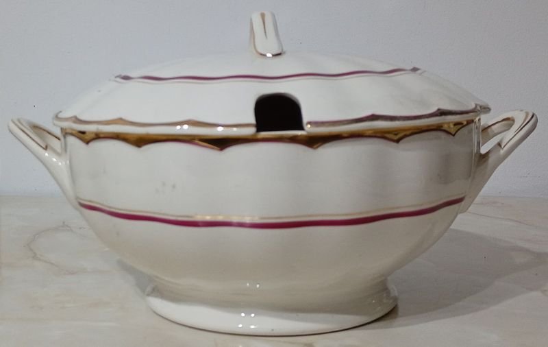 Porcelana INGLESA CREAMPETAL GRINDLEY - Guisera (grande) con diseño ornamentado - imagen 2
