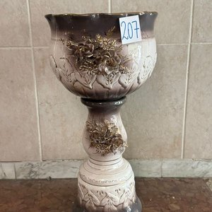 Pedestal de Mayólica con Macetero Decorado con Flores - imagen 3