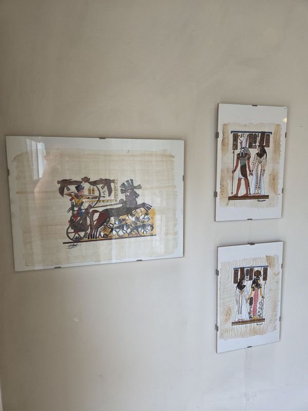 Lote siguiente: Papiros egipcios enmarcados con arte antiguo