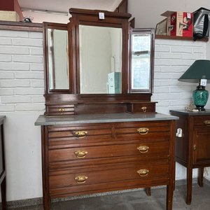 Tocador Antiguo de Madera con 3 Espejos Biselados y Mármol - imagen 3