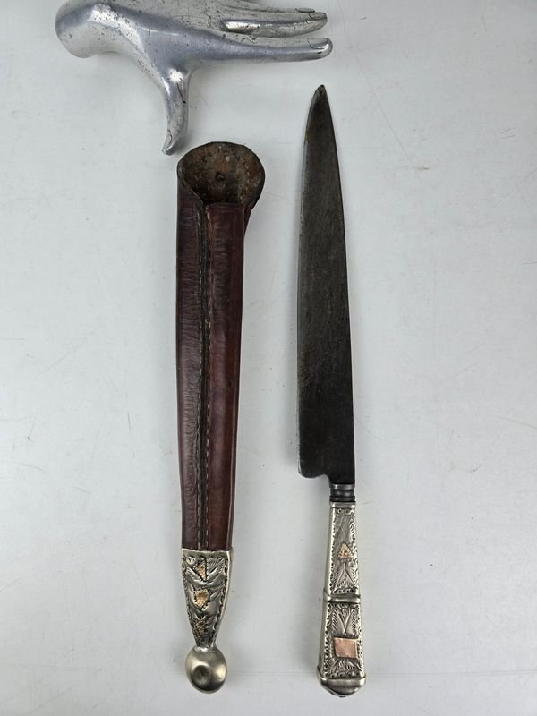 Cuchillo Criollo Franz Wenk con Vaina de Cuero y Detalles en Plata y Oro