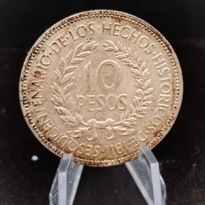 Moneda de Plata Uruguaya $10 "El Gaucho" 1961 - 12.5g - imagen 2