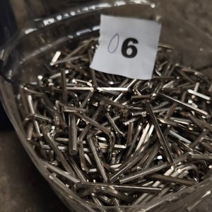 Lote de Tornillos y Llaves Allen Metálicas - imagen 4