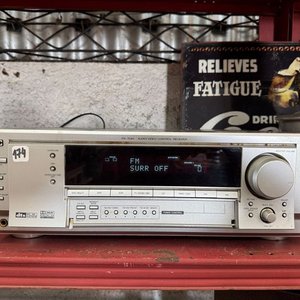 Sintoamplificador jvc prende y funciona - imagen 1