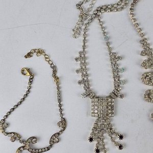 Lote Variado de Bijouterie: Collares, Pulseras y Aros con Brillantes - imagen 6