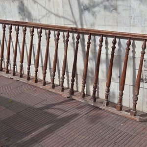Lote siguiente: Baranda de Madera de Pinotéa