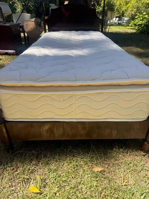 Cama victoriana con colchón y vestida - imagen 8
