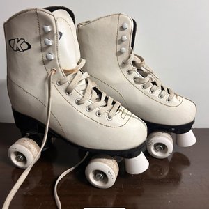 Lote siguiente: Patines Clásicos Blancos Talle 39