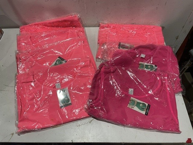 Lote anterior: Vestidos de mujer en buen estado