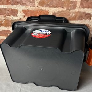 Organizador Plástico Negro Xplast 12 Litros con Tapa - imagen 7