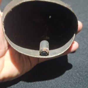 Cencerro Antiguo Raro de Metal con Asa y Grabados - imagen 3